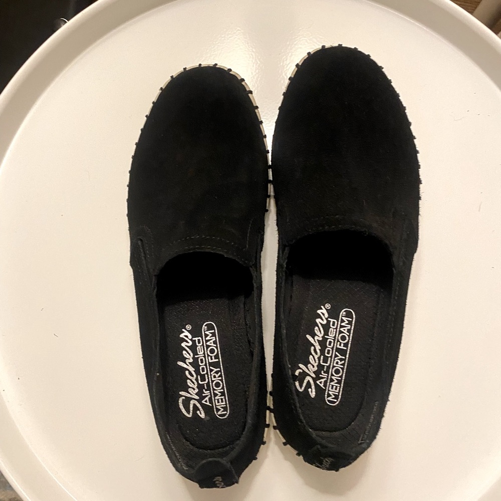 Skechers Sepulvida Slip Ons